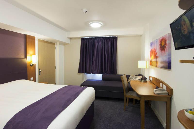Premier Inn Glasgow Берсден Экстерьер фото